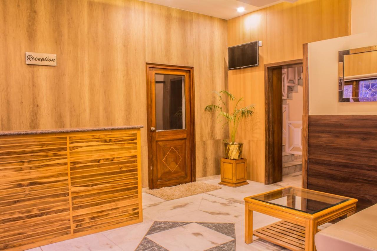Готель Lav Kush International Варанасі Екстер'єр фото